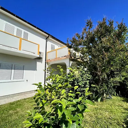 Apartment Mary Loo Rab Palit