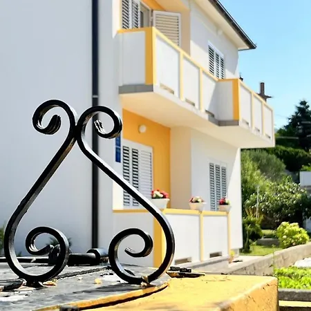 Mary Loo Rab Appartement