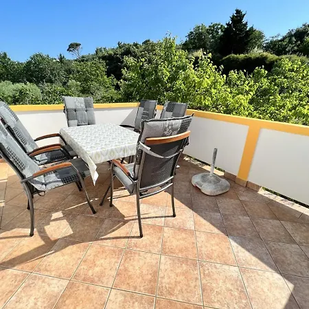 Apartament Mary Loo Rab Palit
